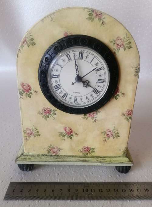 Cute battery mantel clock (Working)