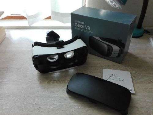 Samsung Gear VR - used once, like new!