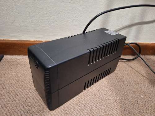 Meissner Netstar XT 700 Uninterrupted Power Supply (UPS) with 3 used batteries