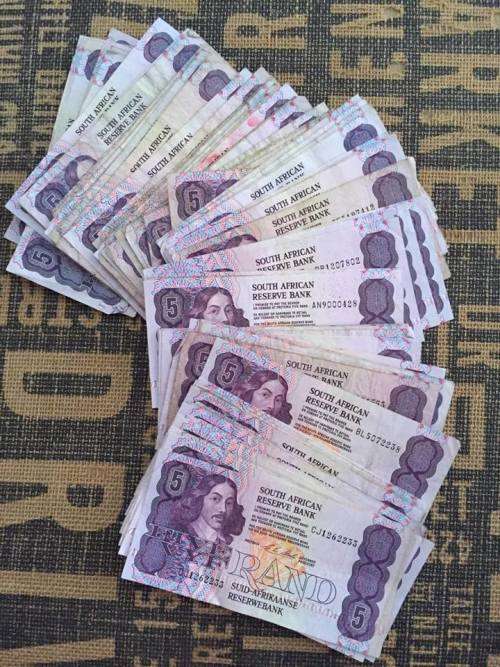 100 x R 5 Notes - GPC De Kock & C Stalz - Various Governors and grades