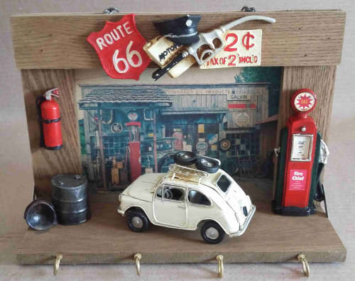 Key hanger.  Garage theme    bd13