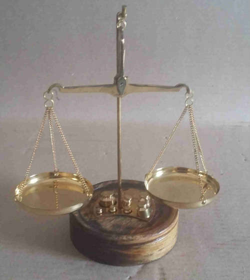 Balance scales. Brass                                            nb7