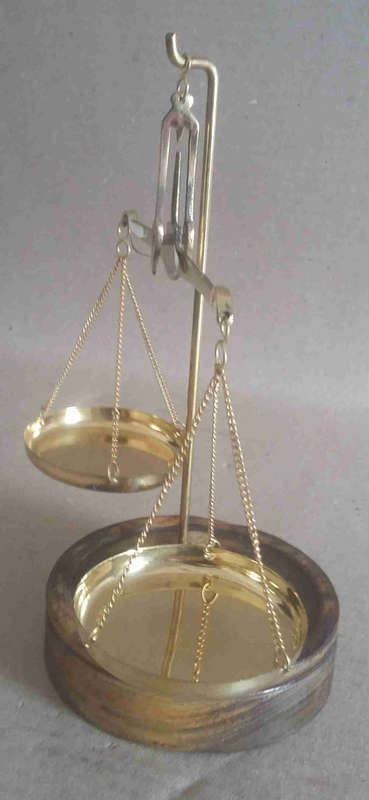 Balance scales. Brass                                            nb7