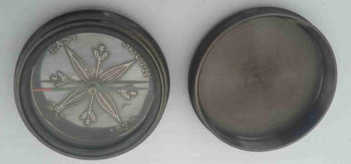 Compass in leather container. Dolland compass                                     nb3