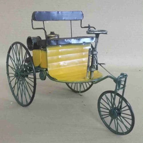 Benz 3 wheel early motorwagen model.      bd13