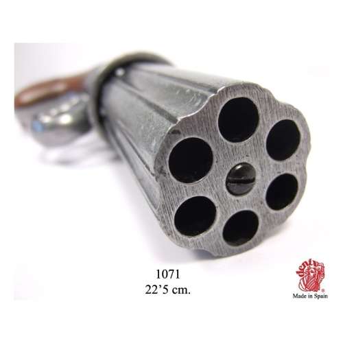 6 cannons Pepper-box revolver, England 1840. Non functional replica