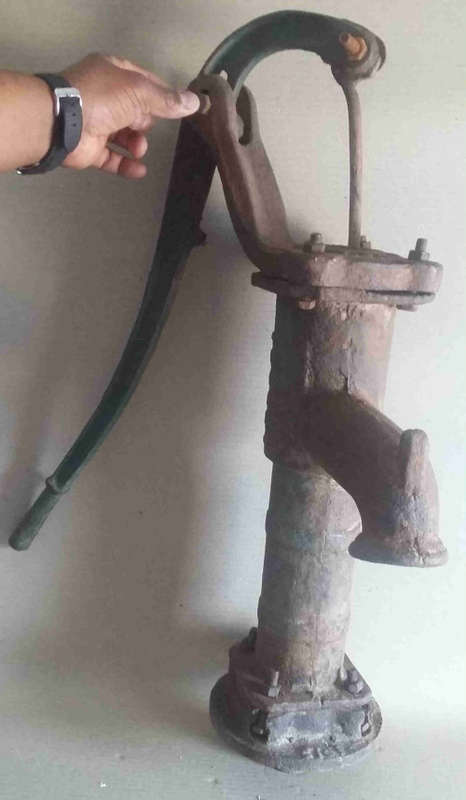 Well/bore hole pump. Really old no 1