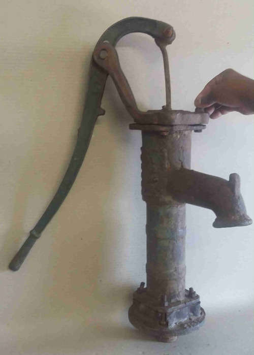 Well/bore hole pump. Really old no 1