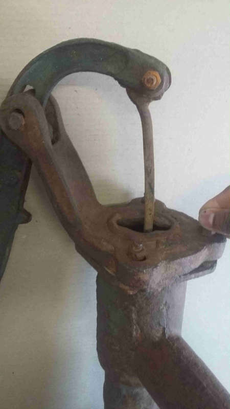 Well/bore hole pump. Really old no 1