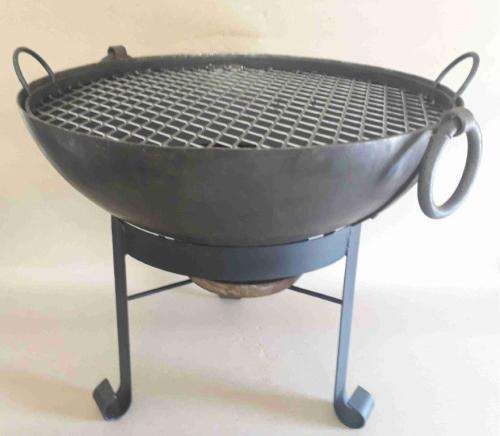 Fireplace. Kadai patio fire pit. 62cm diameter.