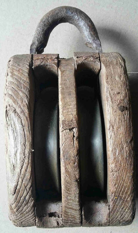 Ship sail rigging pulley