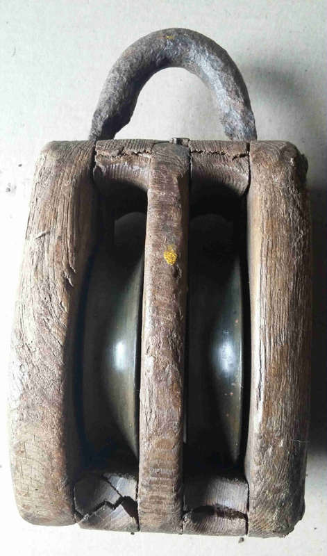 Ship sail rigging pulley
