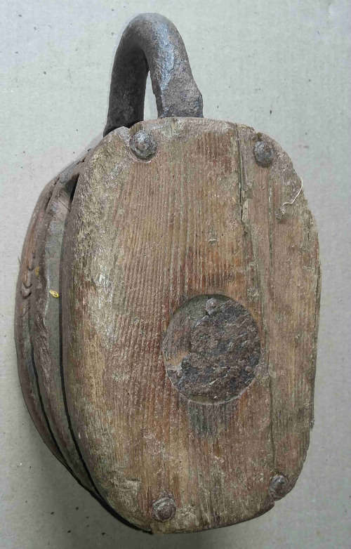 Ship sail rigging pulley