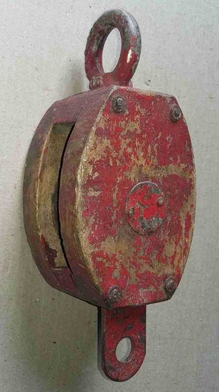 Ship sail rigging pulley