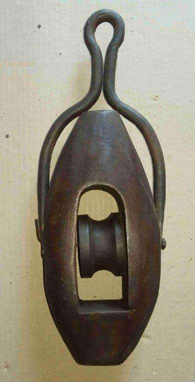 Ship sail rigging pulley