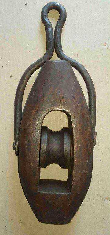 Ship sail rigging pulley