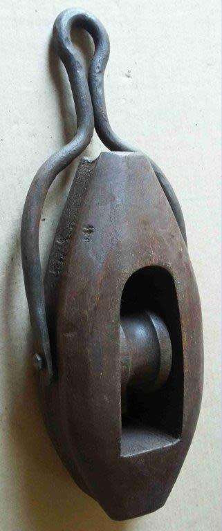 Ship sail rigging pulley