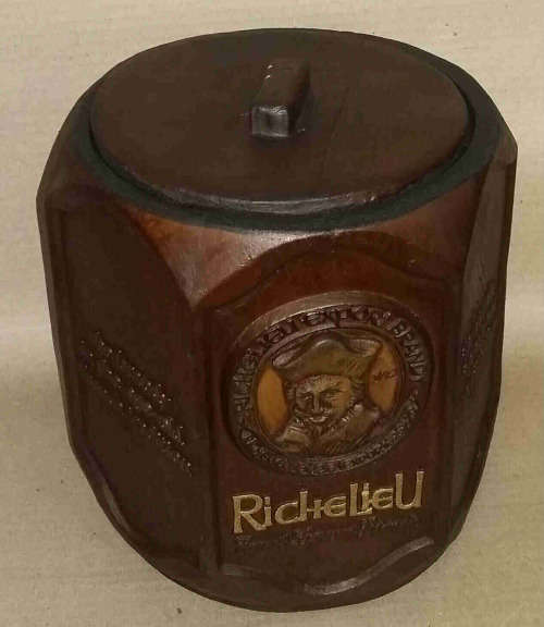 Richelieu Ice Bucket.
