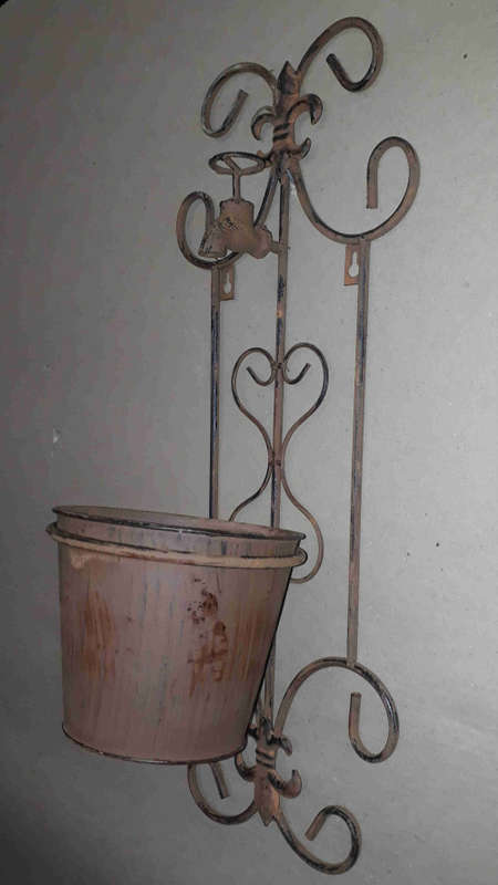 Garden. Wall hanging flower pot holder.