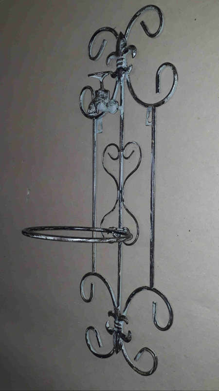 Garden. Retro wall hanging flower pot holder.