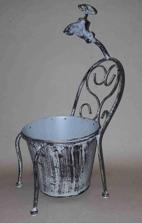 Garden. Standing pot holder.