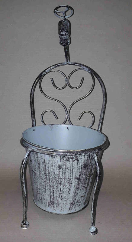 Garden. Standing pot holder.