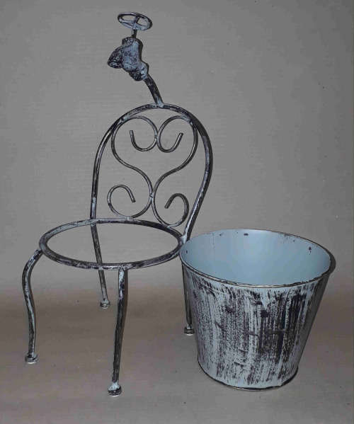 Garden. Standing pot holder.