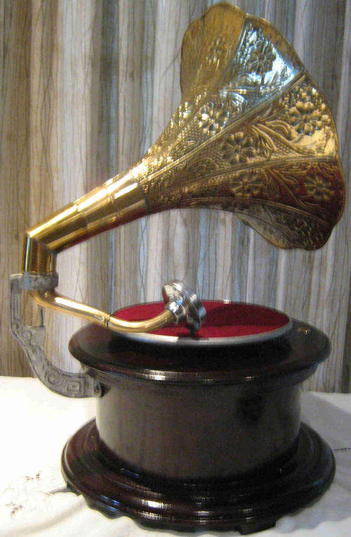 His Masters Voice gramophone. Please scroll down