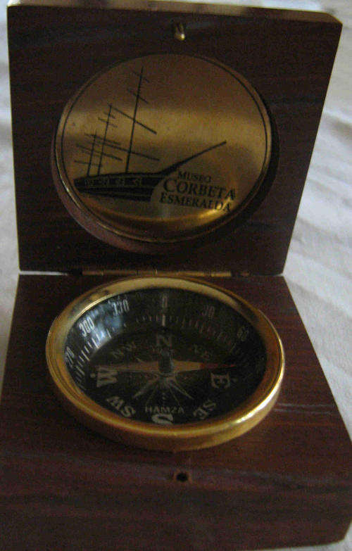 Compass fitted in rose wood box                     mb3