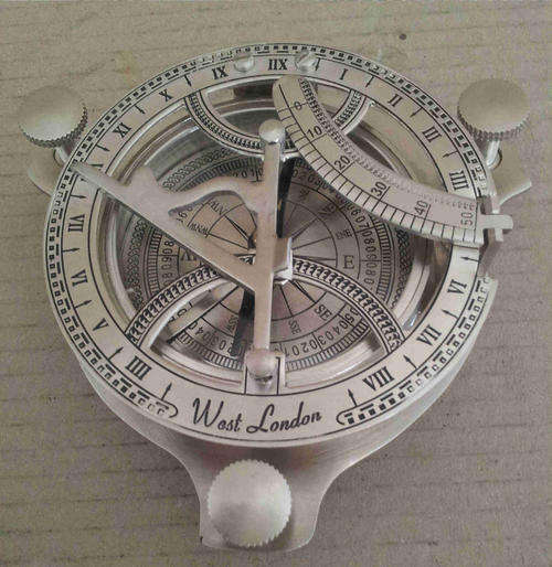 sundial compass. Antique silver finish                                                      nb3