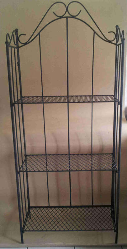 Patio/Garden iron foldup shelf                                                               gd2