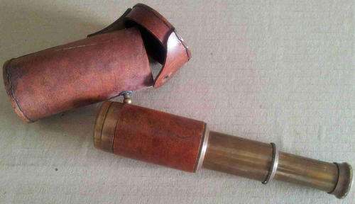 Mini telescope in Rose wood box                       mb3