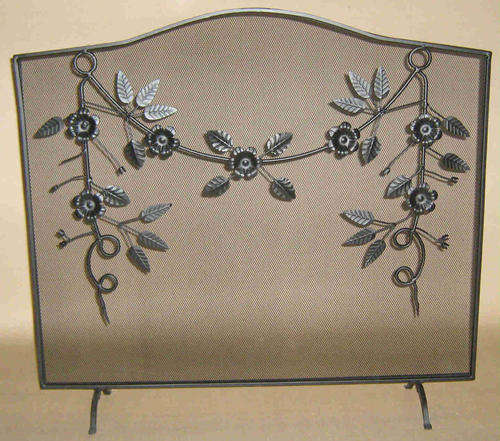 Fireplace spark guard. Roman Laurel wrought iron                                fp3