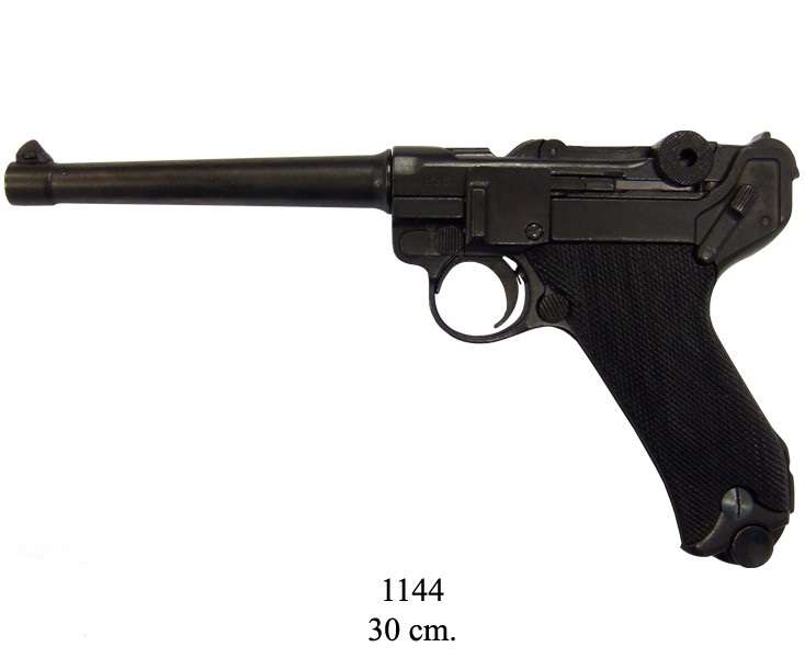 Pistol. German ww2 9mm Luger. Replica non functional          bd12