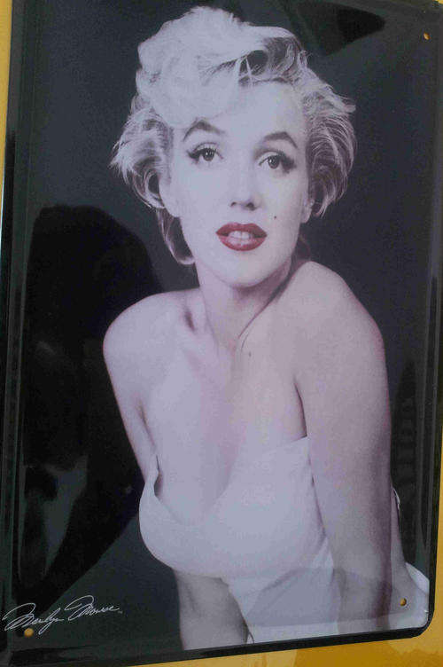 Marilyn Monroe vintage style metal sign                   mt28