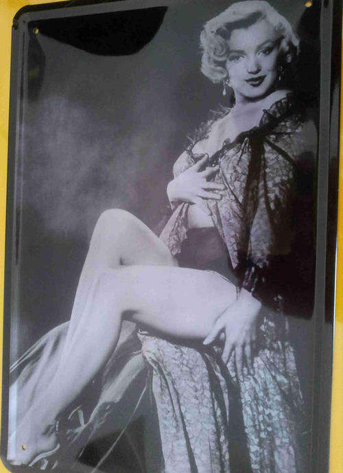 Marilyn Monroe vintage style metal sign                   mt28
