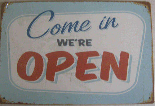 Open distressed metal sign                                                              mt28