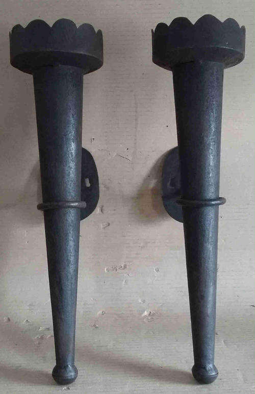 Vintage garden pair of metal flairs