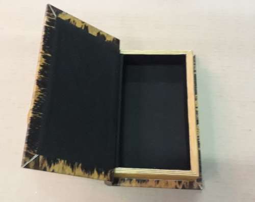 Book case. Tour Eiffel. 30cm x 25,5 cm