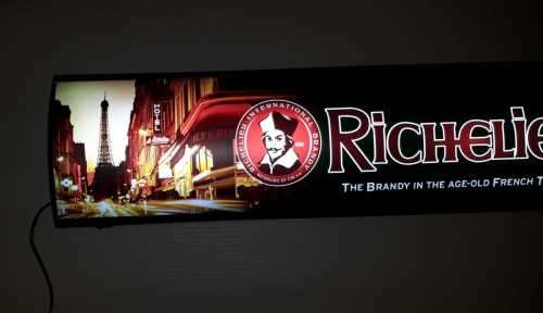 Richelieu light box