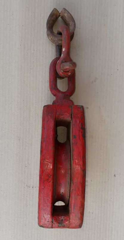 Vintage Wooden single Pulley. OLD