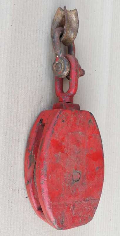 Vintage Wooden single Pulley. OLD