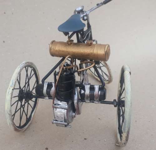 Vintage Model Motor Tricycle