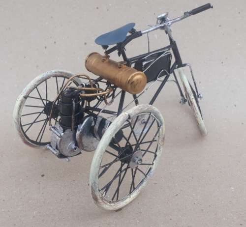 Vintage Model Motor Tricycle