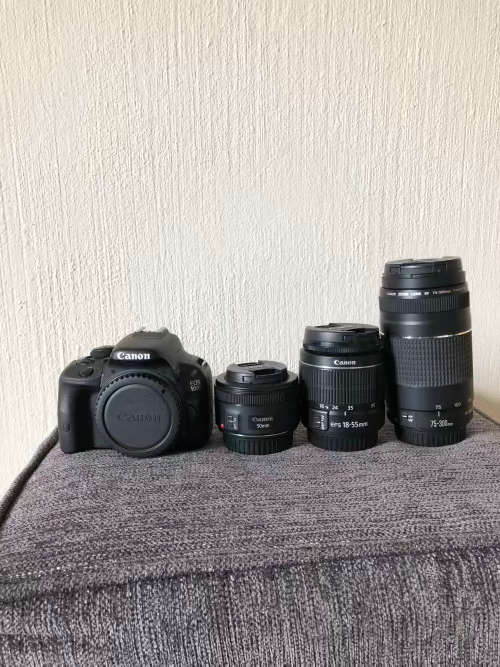 Canon 100D