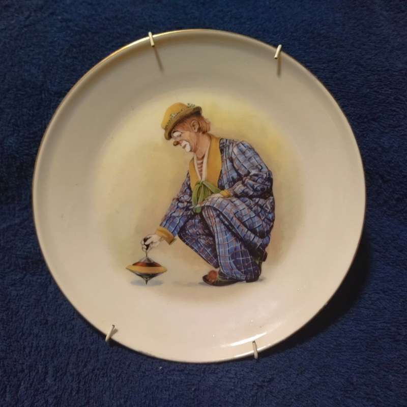 Vintage Plates Set of 2 Constantia Fine China
