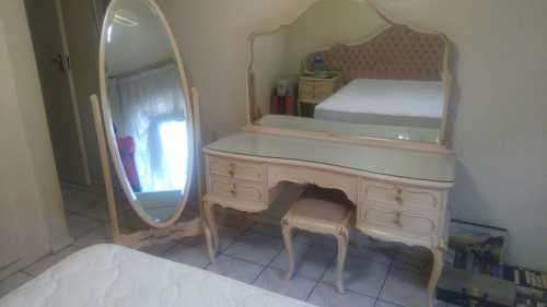 Queen Size Mattress and Base with 4 Piece Bedroom suite