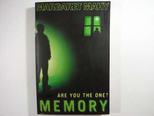 Memory - Margaret Mahy-SOFTCOVER