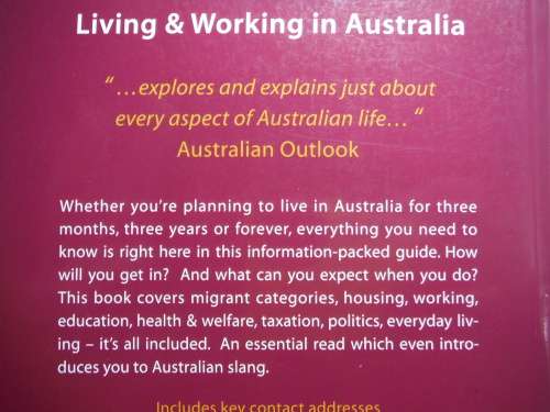 Living and Working in Australia - Laura Veltman (SOFTCOVER)