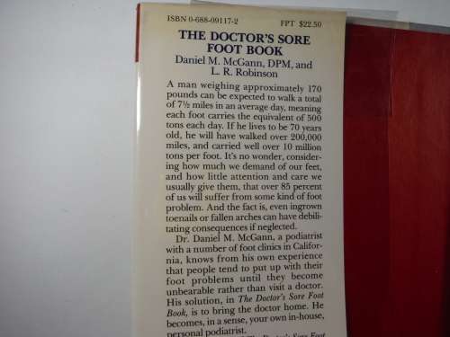 The Doctors Sore Foot Book - Daniel M. McGann, DPM, and L.R. Robinson